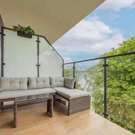 Stylish By The With Balcony In By Renters Appartamento *