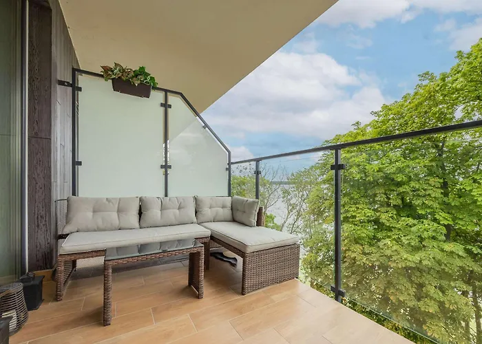 Stylish By The With Balcony In By Renters Apartament *