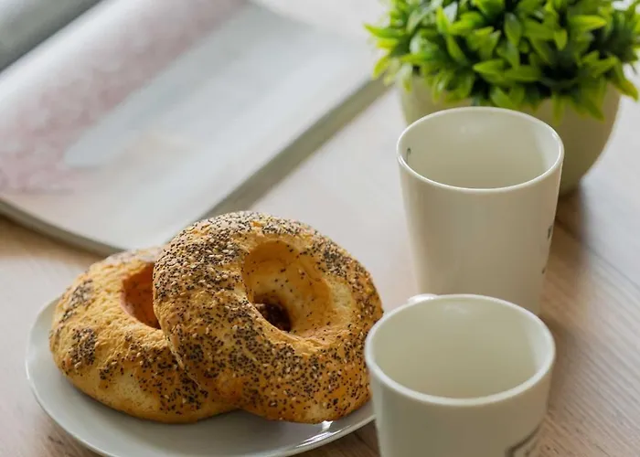 Stylish By The With Balcony In By Renters Apartament *